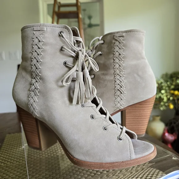Frye | Shoes | Euc Frye Dani Whipstitch Lace Heels 7 | Poshmark display picture 2